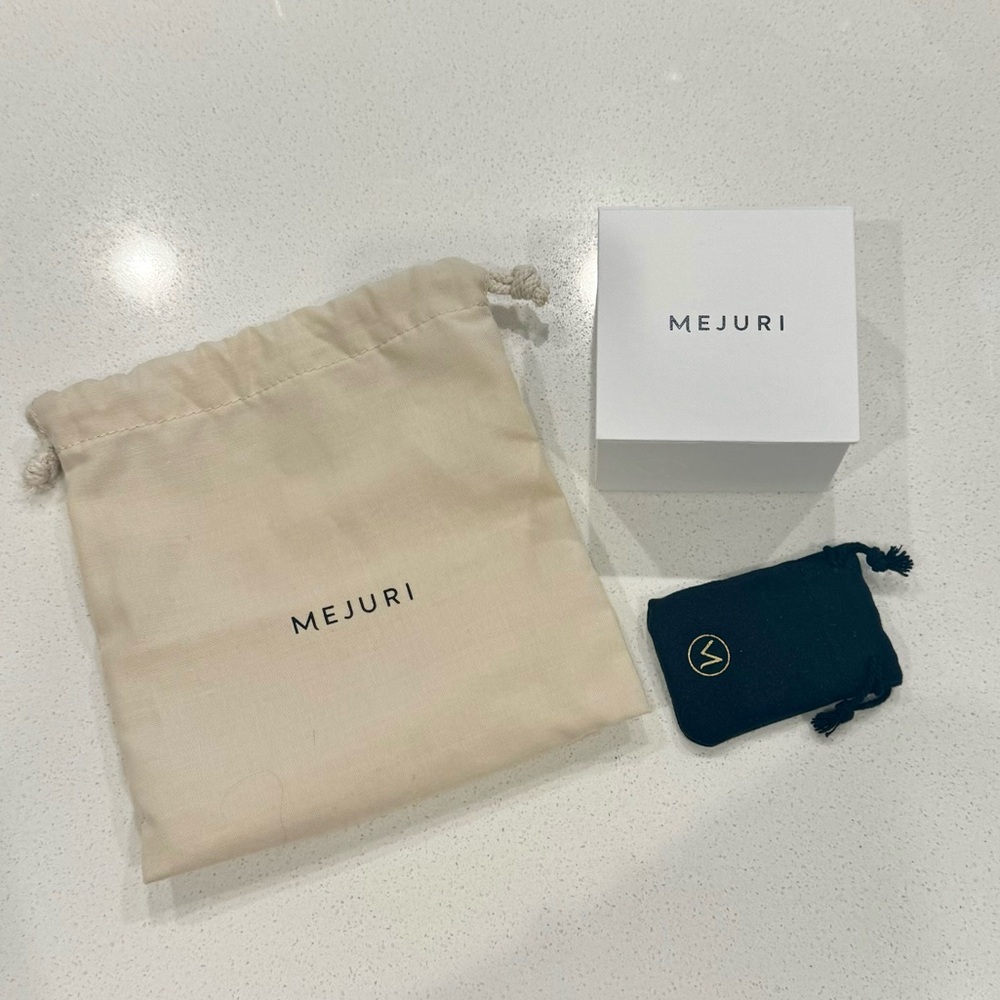 Mejuri box and bag